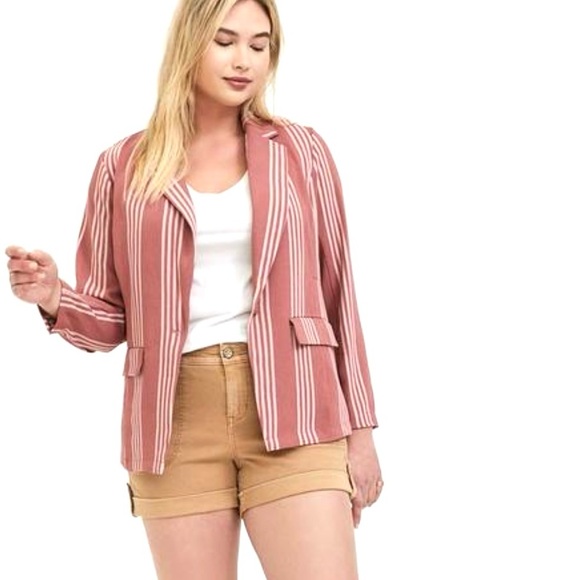 🆕🌼TORRID Boyfriend Blazer🌼 - Picture 5 of 16